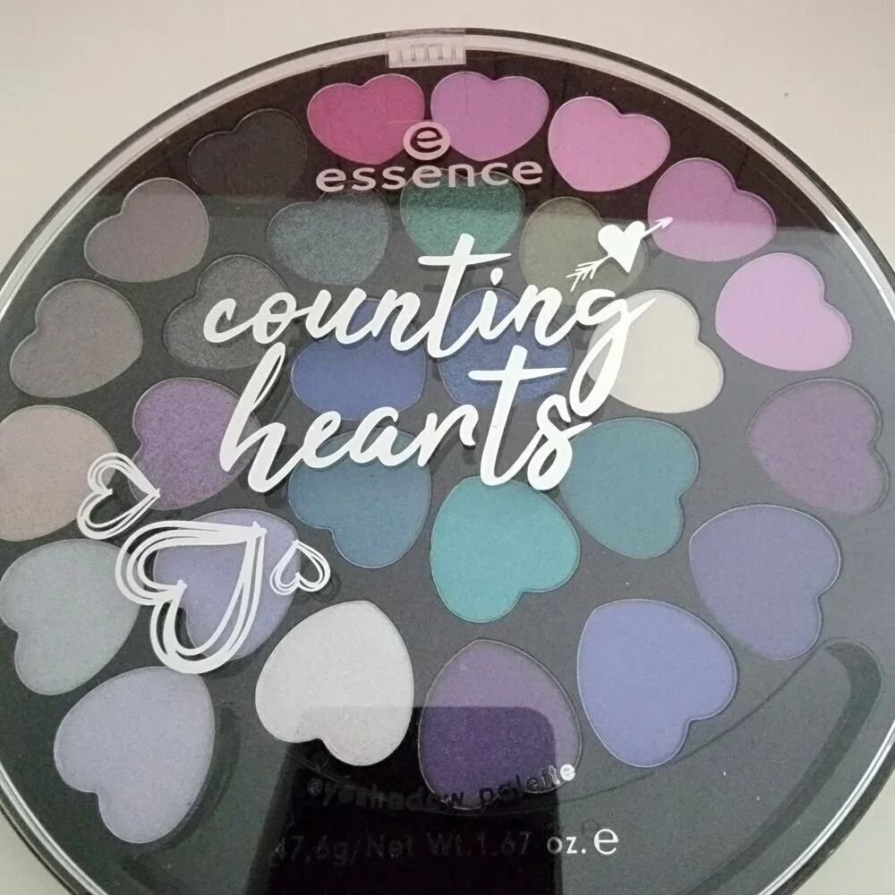 28 Essence Counting Hearts Eyeshadow Palette Love You Berry Much